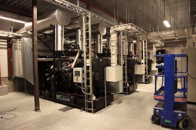 Grupos electrógenos de emergencia en almacén de material de protección civil en Arboga (Suecia)