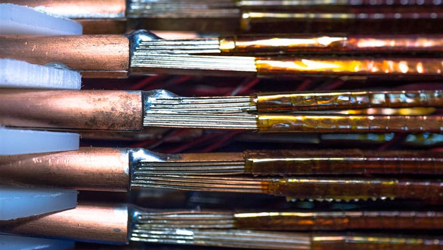 Supraconducteurs développés par le CERN pour transporter des courants de plus de 20 000 ampères