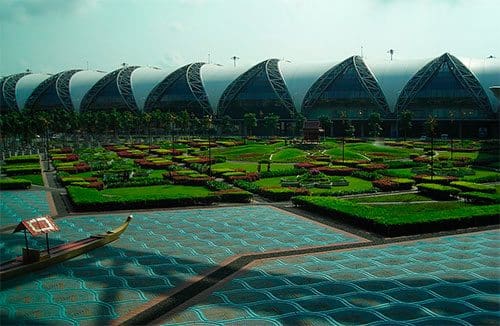 Parque del Aeropuerto Internacional  Suvarnabhumi (Bangkok).