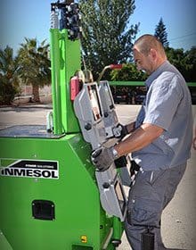 Torres de iluminación de reducidas dimensiones