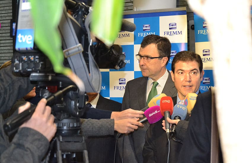 Inmesol expone su política de innovación en el IX Foro de la Competitividad de la Industria Metalmecánica 1 consejero de Industria, Empresa e Innovación, José Ballesta, y los presidentes del Metal y de la Asociación de Fabricantes de Maquinaria de la Región de Murcia (AFAMUR), Juan Antonio Muñoz y Gregorio Navarro