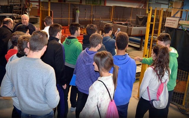 Inmesol se convierte en aula práctica para jóvenes estudiantes 2 Visitando las instalaciones de Inmesol