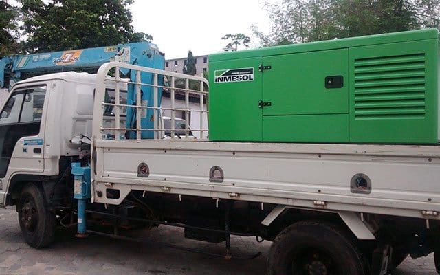 Los groupes électrogènes Inmesol à leur arrivée dans les installations de notre distributeur en Tanzanie.