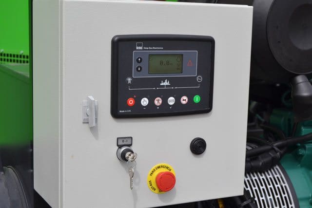 Panel de control de la centralita DSE 6020MKII