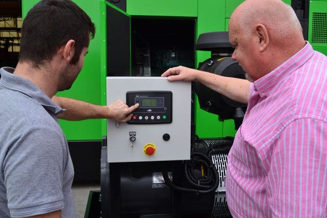 Manejo del panel de control de la centralita DSE 6020 MKII