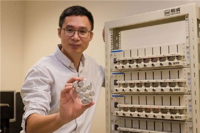 Professor Chen Xiaodong holding one of the superfast-charging batteries
