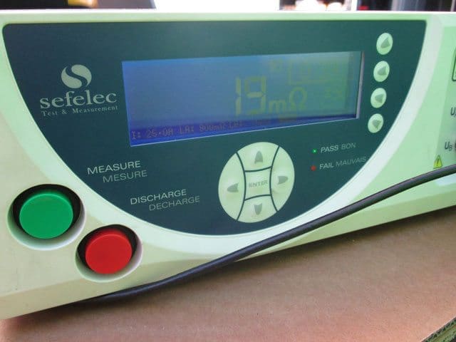 Reading of the resistance between the generator set’s main protection terminal