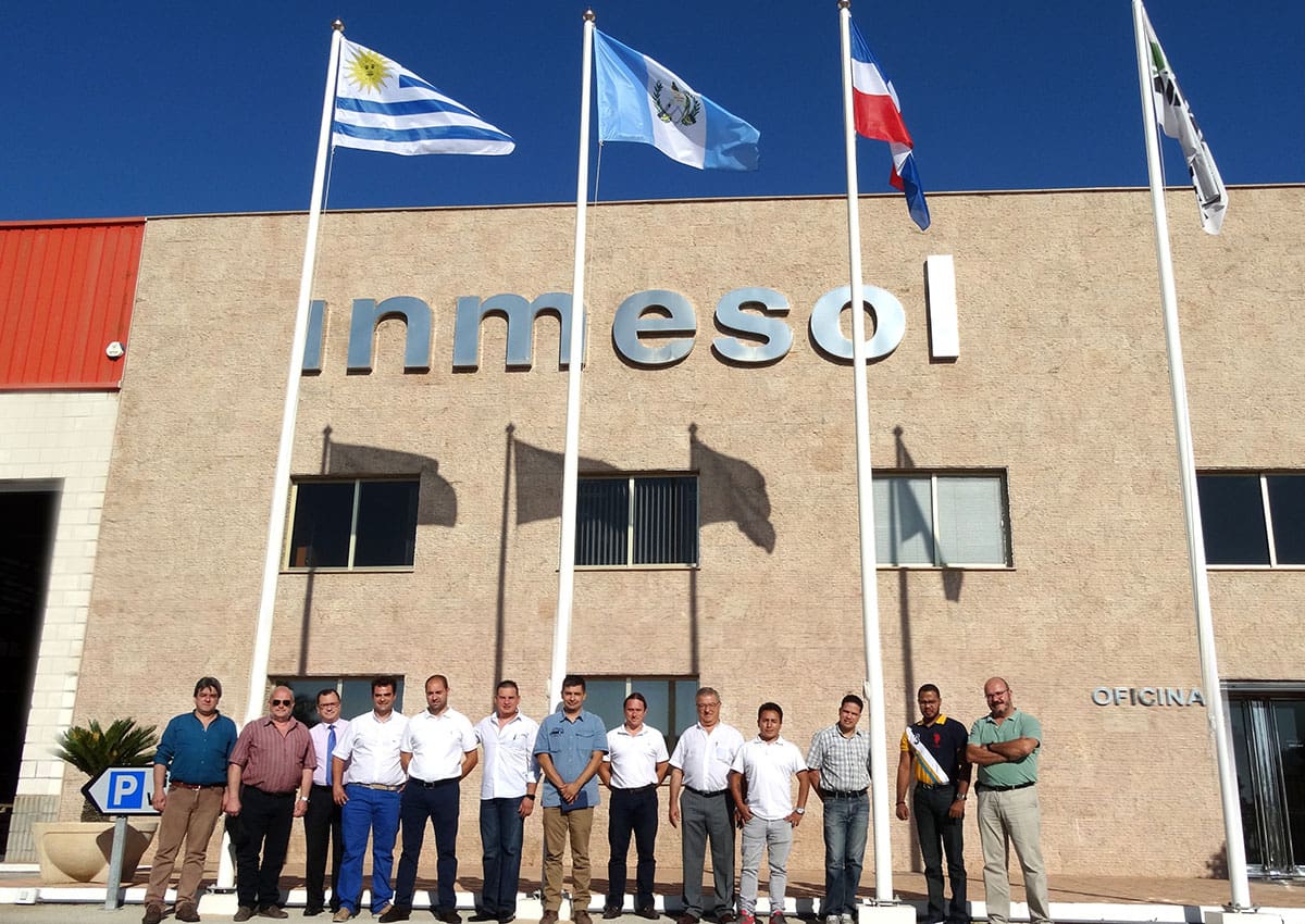 Distribuidores de Latinoamérica junto a la Directiva y responsables técnico y comercial de Inmesol
