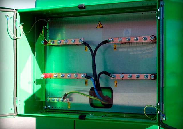 Amplio y versátil cuadro de conexiones de carga