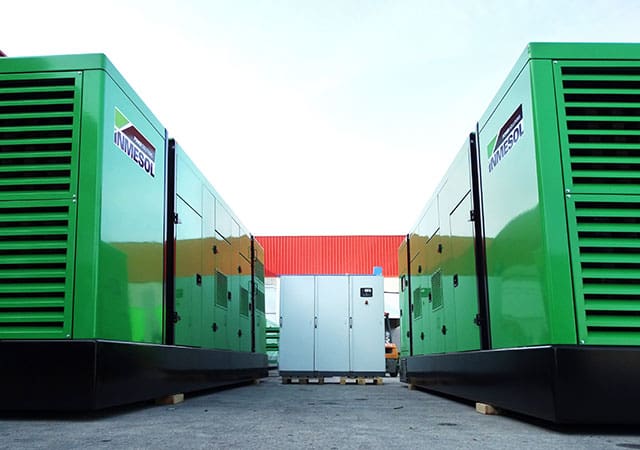 Parallel gensets: Power and efficiency integrated into a single system 1 Two generator sets IT-865 model parallel on Island, mains-synchronised gensets