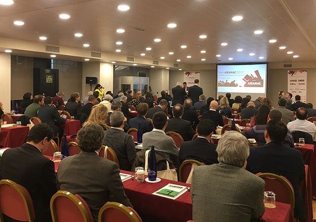 Momento de una de las conferencias en foro ASEAMAC 2017