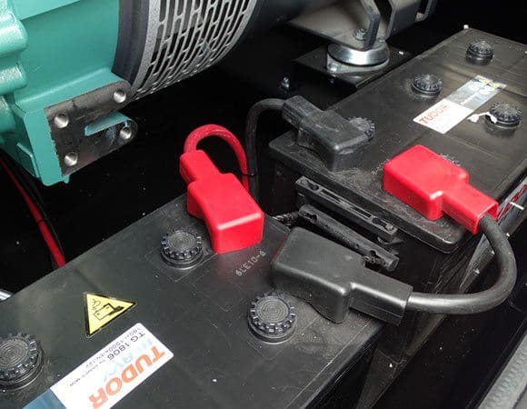 Baterías que arrancan el motor del grupo electrógeno