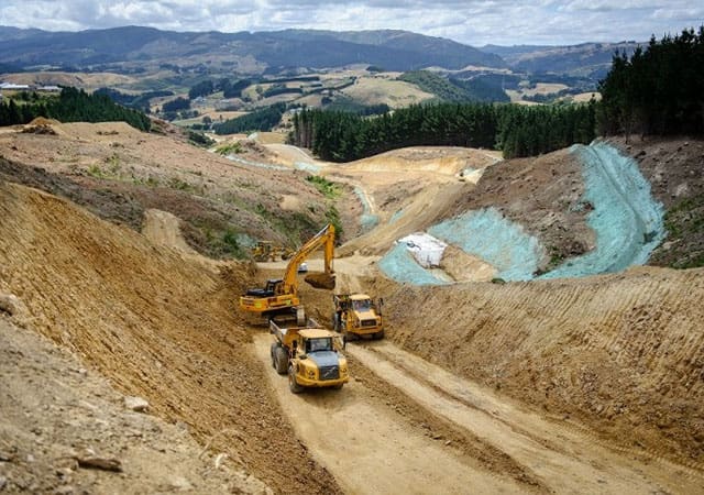 Les groupes électrogènes INMESOL au cœur du TRANSMISSION GULLY PROJECT 4 Travaux de terrassement lors de la construction de l'autoroute Gully