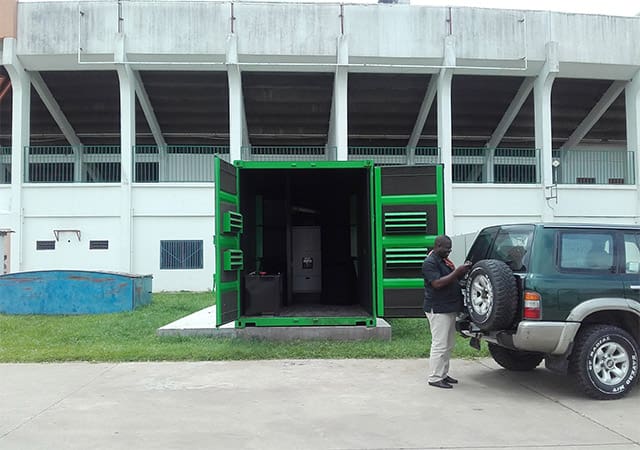 Grupo electrógeno IP-1135, con doble panel de insonorización